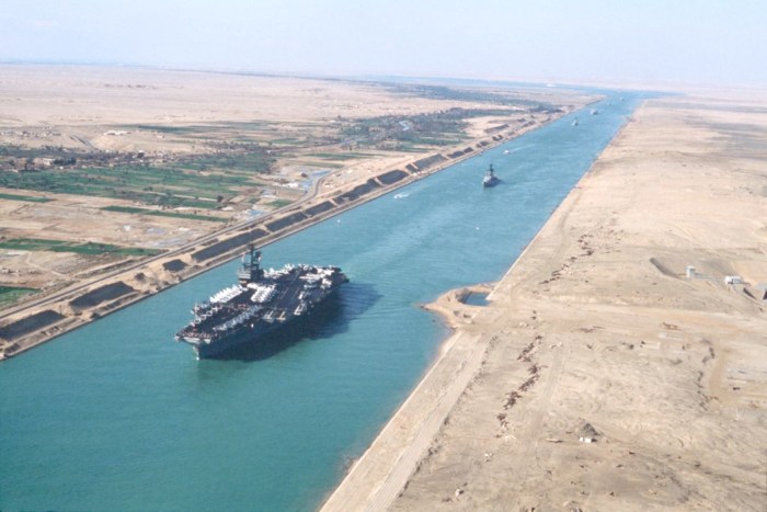 Canal suez panama egypt crisis kanal do ships wiki america kanalı uss carrier wikipedia war el cv arab aircraft egipto